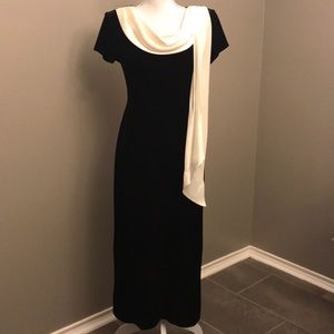 CONNECTED black velvet dress